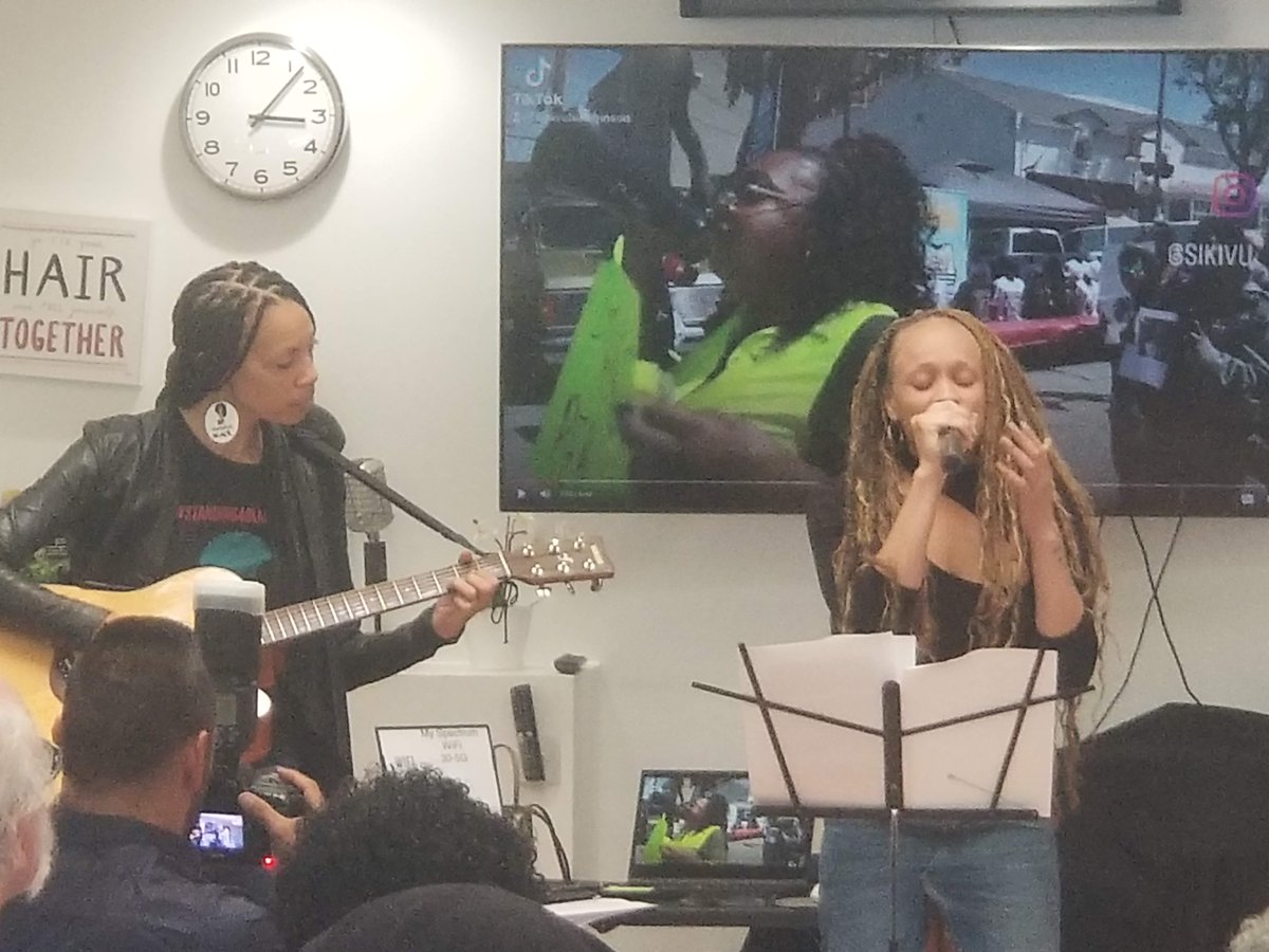 Had the opportunity to perform #Standing4BlackGirls theme song with youth singer-songwriter & activist @honeybluu at @WLProject2 recent open house uplifting 20+ years of Black feminist humanist prevention education advocacy and programming for Black girls open.spotify.com/track/0PBP6stx…