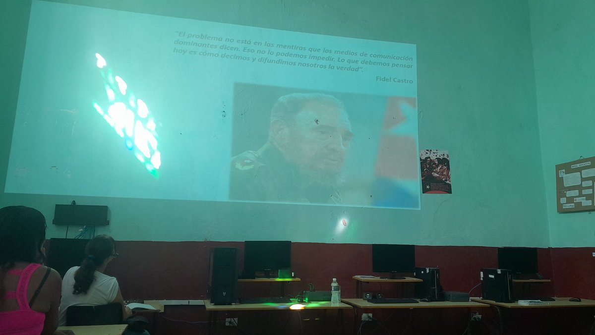 En el día de #Ayer se realizó el Taller sobre las Redes Sociales impartido por el jefe del Grupo de la Tecnología de la Provincia participando activamente todos los técnicos del municipio <a href="/ElviaFabrega/">Elvia Fabrega Carvajal</a> <a href="/EstevezMidiala/">Midiala Gallego Estévez</a> <a href="/FarinaEstevez/">Yoandry Fariña Estévez</a>