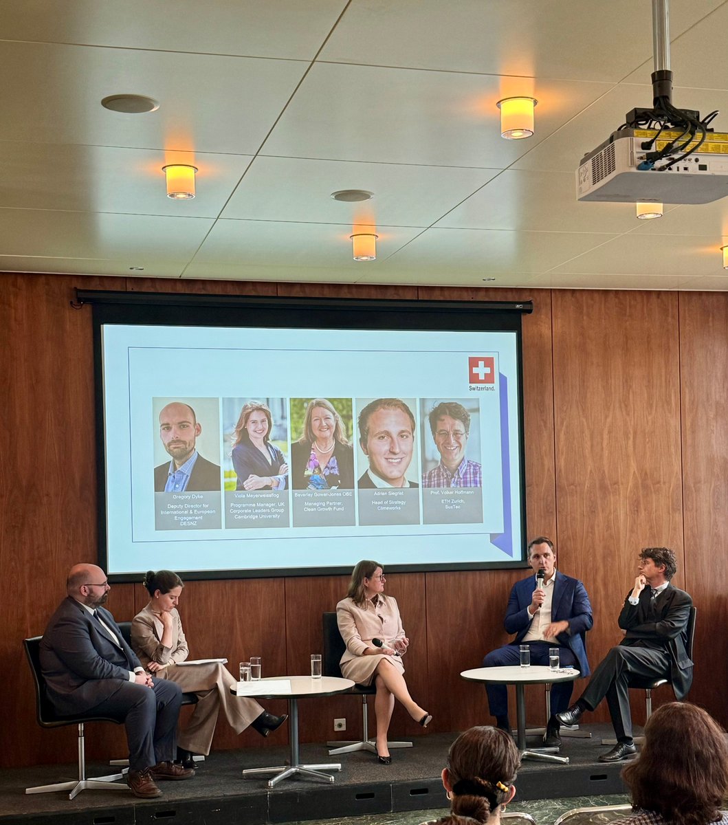 How can we successfully implement and scale innovative solutions for the #NetZero transition? Fascinating discussions at @SwissEmbassyUK with Swiss carbon removal unicorn @Climeworks and representatives from government, global business, academia and venture capital.