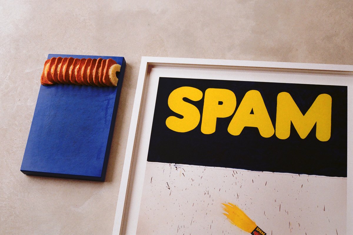 Love it or hate it, everyone knows SPAM. We wanna hear all the crazy SPAM dishes you grew up with! 🍲 Actual Size by Ed Ruscha available here. ⬇️ avantarte.co/actualsize