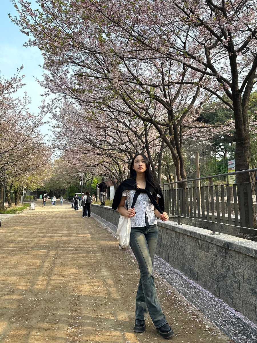 [Dita Weverse Update] [240412]

Happy Friday ☀️🍃🌸🌿

🔗 weverse.io/secretnumber/a…

#SECRET_NUMBER #시크릿넘버 #DITAKARANG #DITA #DITAMIN #디타 #ディタ