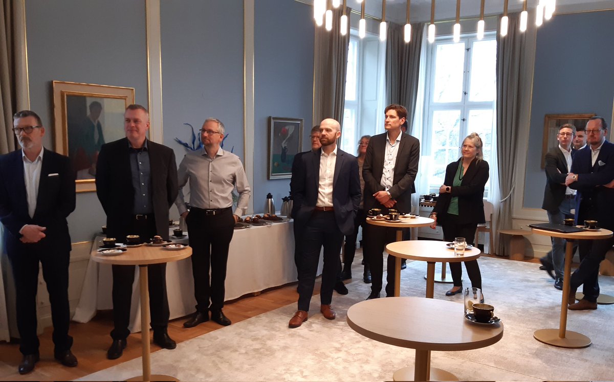 Wartsila Denmark celebrated the company's 190th anniversary at the @FinAmbKob yesterday. #Finland's 🇫🇮#Wartsila is a global leader in #MarineTechnology. Congratulations! Tillykke! 🌻🍾🍰 @Ulkoministerio @wartsilacorp @WartsilaEnergy @WartsilaMarine @WartsilaBiogas