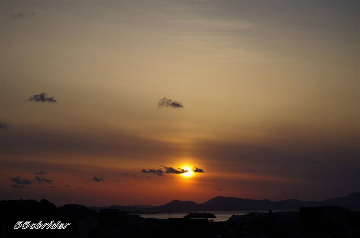 夕空定点観測
夕空輝いて