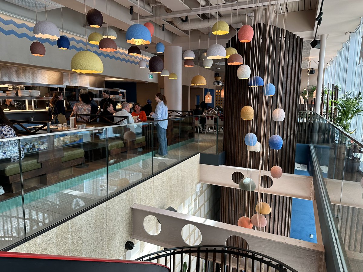 Wahaca 🇲🇽 🌵 doing a roaring trade on their first day at Paddington Square. This is their soft opening phase, with 50% off food 🌮 until 28 April.