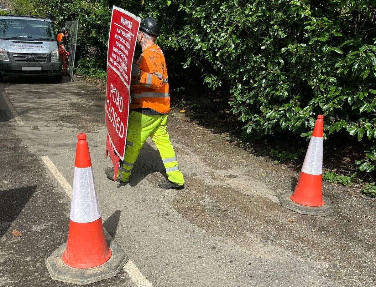 📢 Good news! Relatively dry weather over the last week cleared the way for highways work to forge ahead at West Chiltington Road, near Panners Drive, and it was reopened this afternoon. Details: orlo.uk/jLNqN We would like to thank the public for their patience.