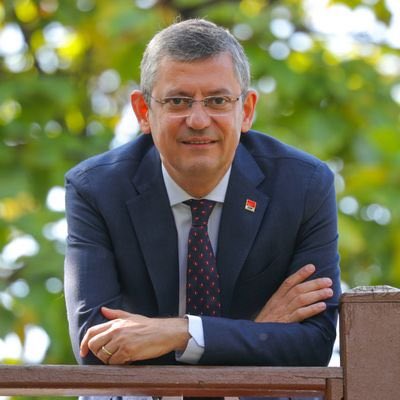 MHP'den ayrılıp kendi partisiyle %2,5 alan Adam/ CHP'den ayrılsa %0,25 bile alamayacak kripto