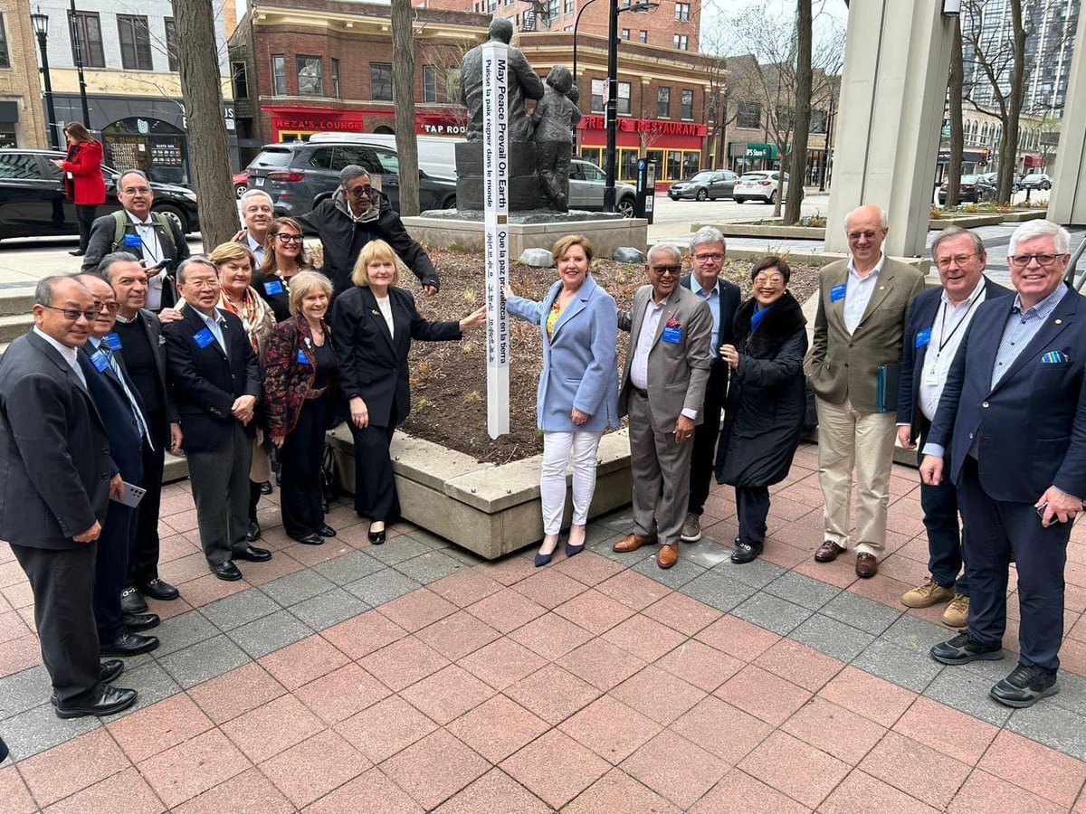 2024-2025 Rotary International Board of Directors debuted a new Peace Pole at headquarters today. The pole signifies that this is a space where any peace building activity is welcome.
#rotaryinternational
#PeaceIsPossible