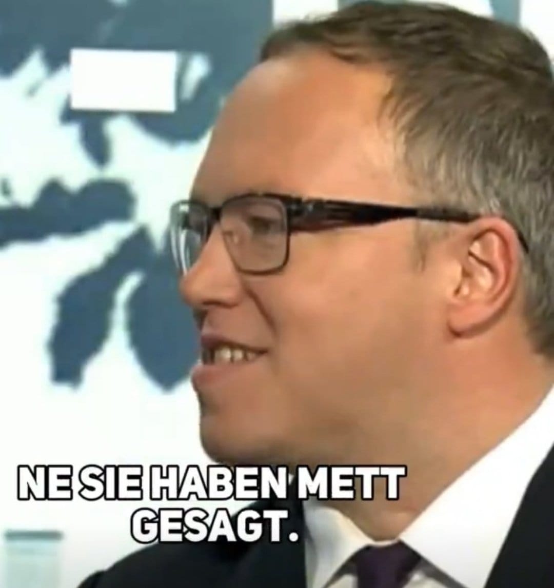 Seine Argumente waren natürlich besser. 

#HoeckeVsVoigt #TVDuell