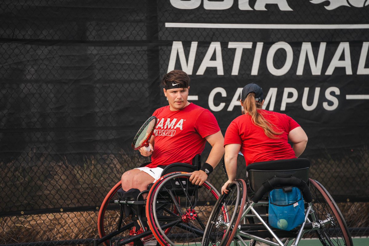 Martha won her singles yesterday in a crazy match. 7-6(6), 1-6, (10-8). Max’s second match was moved to this morning. Martha will play Auburn tomorrow at 10am CT! Team will play in the group B playoff in a rematch with Virgina at 2:30pm CT. 🎥 ustanationalcampus.com/en/home/watch.…