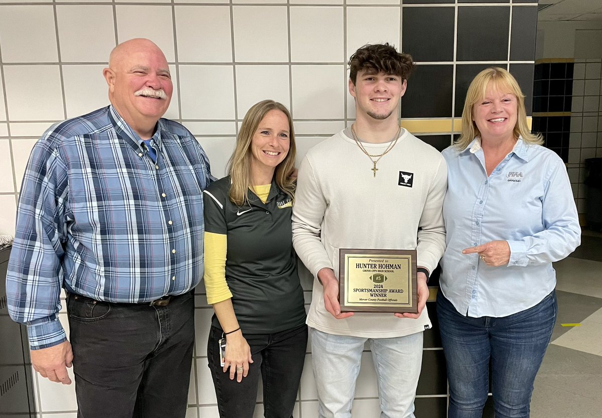 Congratulations to Grove City’s Hunter Hohman on being awarded the 2024 Mercer County Football Officials Sportsmanship Award. Hunter will be continuing his academic and wrestling careers American University in the fall.