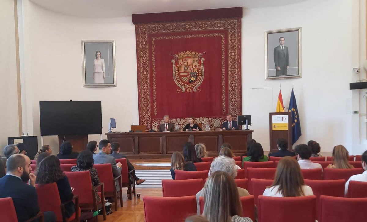 Esta mañana la Introductora de Embajadores, María Sebastián de Erice, ha clausurado el Curso de Protocolo de la @esc_espana, que ha tenido lugar esta semana. #Diplomacia #Protocolo #Cursos