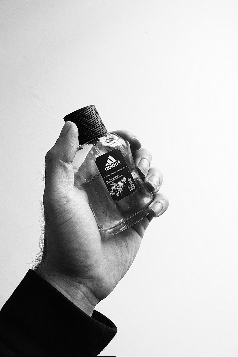 My hand and a small bottle of eau de toilette.

#hand #hands #eaudetoilette #eaudetoilettebottle #eaudetoilettebottles #Adidas #photography #photograph #photographs #photo #photos #blackandwhite #blackandwhitephotography