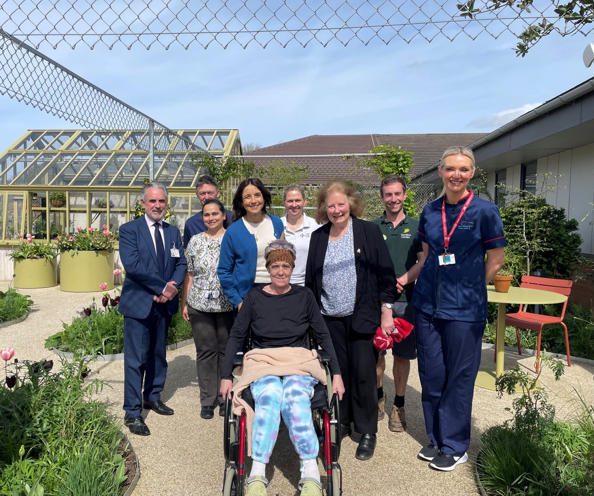It was a pleasure to welcome @JulieMorganLAB to University Hospital Llandough today to meet with colleagues and patients within Spinal and Neuro Rehabilitation and Mental Health Services for Older People. 💙