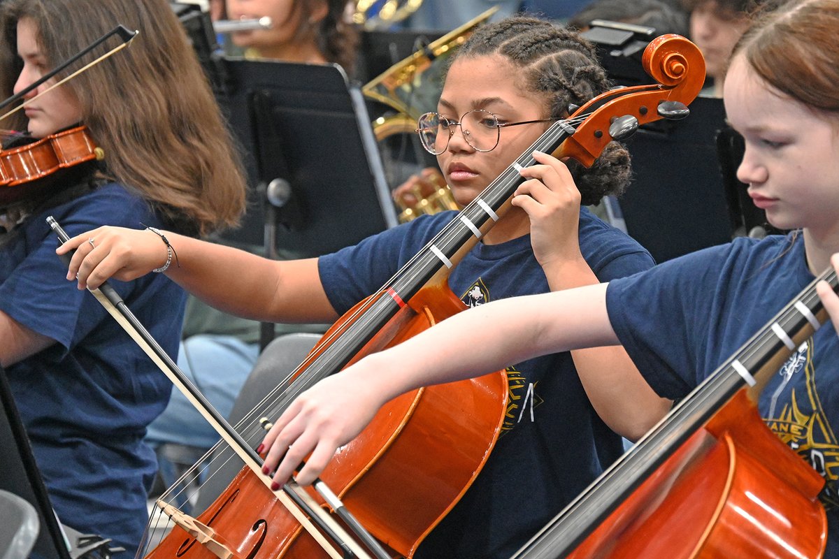 CFISD has been named one of the 2024 Best Communities for Music Education! cfisd.net/site/default.a… #CFISDspirit 🎉🎶