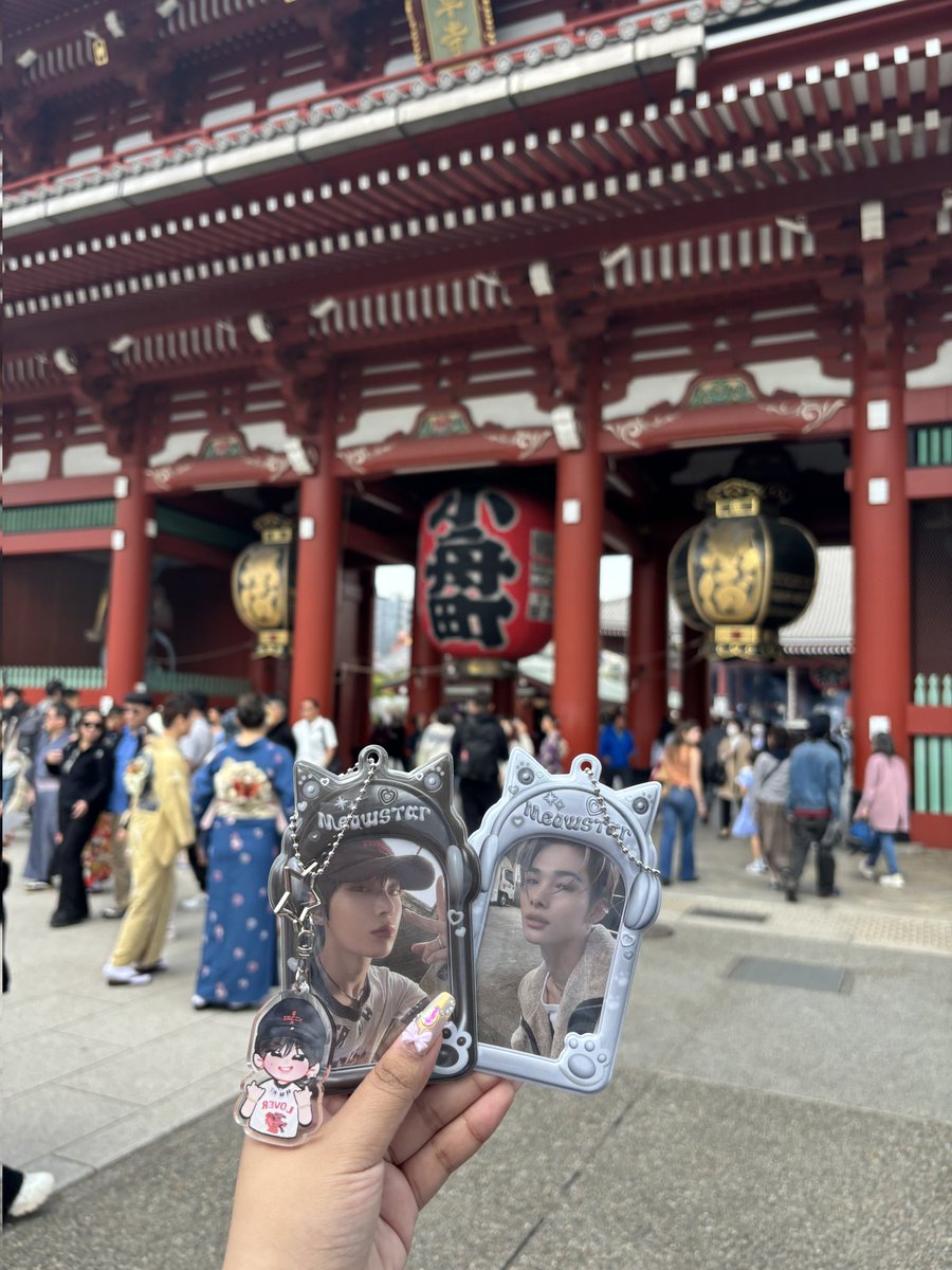 Random life update. Currently having the time of my life exploring Tokyo these past few days (with sunsunki) 💗 So sorry for the unanswered dms >< will try to respond when i have time!