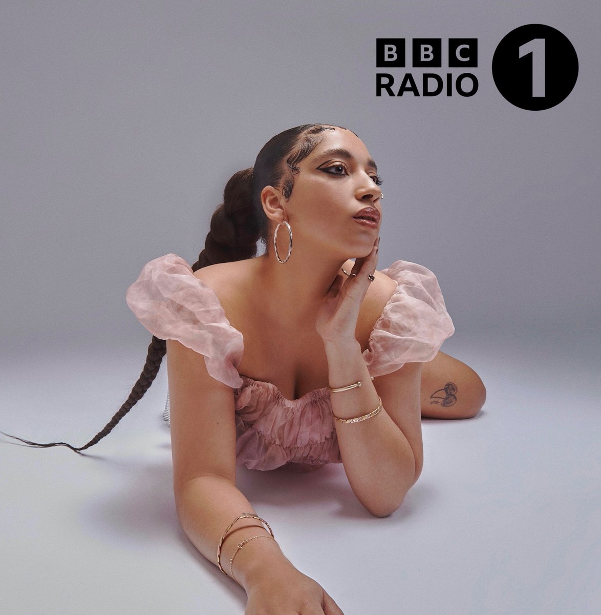 EEE CATCH “FIGURE OF DOUBT” ON @bbcradio1 Tonight !!! 🥹💖

Tune in from 11pm Thank you for your ongoing support @jiz. So much to come this summer! 👀🌞