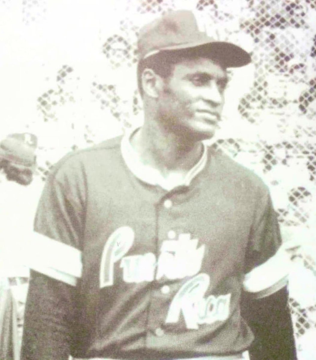 ¿Lo sabías? 🤔 Roberto Clemente jugó #DobleA y fue campeón nacional con Juncos en el 1952. Su promedio de bateo fue de .314 (35-11) y fue el líder nacional en bases robadas con 14. Además, dirigió al Equipo Nacional en el Mundial del 1972. @uriartecarlos1