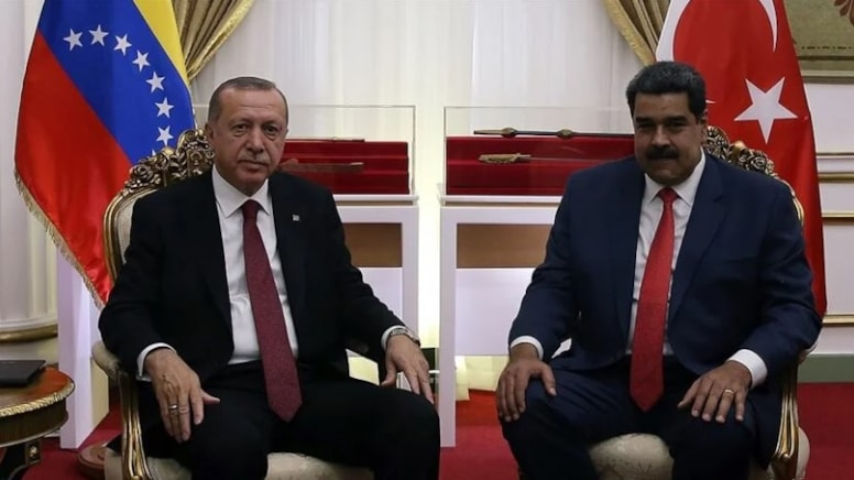 Türkiye enflasyonda Venezuela'yı da geçti..
'Benim alanım ekonomi, ben ekonomistim'..
Ülkenin içinden füze ile geçtiler.
Dünyada enflasyonda bir numarayız artık..