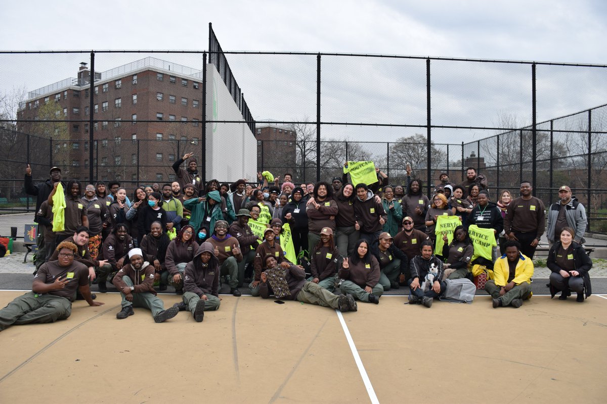Welcome COHORT 27!!🔥👏🏾 The energy and passion in starting their environmental justice and workforce development journeys was contagious as Corps Members wrapped up bootcamp and received their official GCF @AmeriCorps uniforms at @NYCHA Mariners Harbor yesterday!🙌🏾#earthmonth