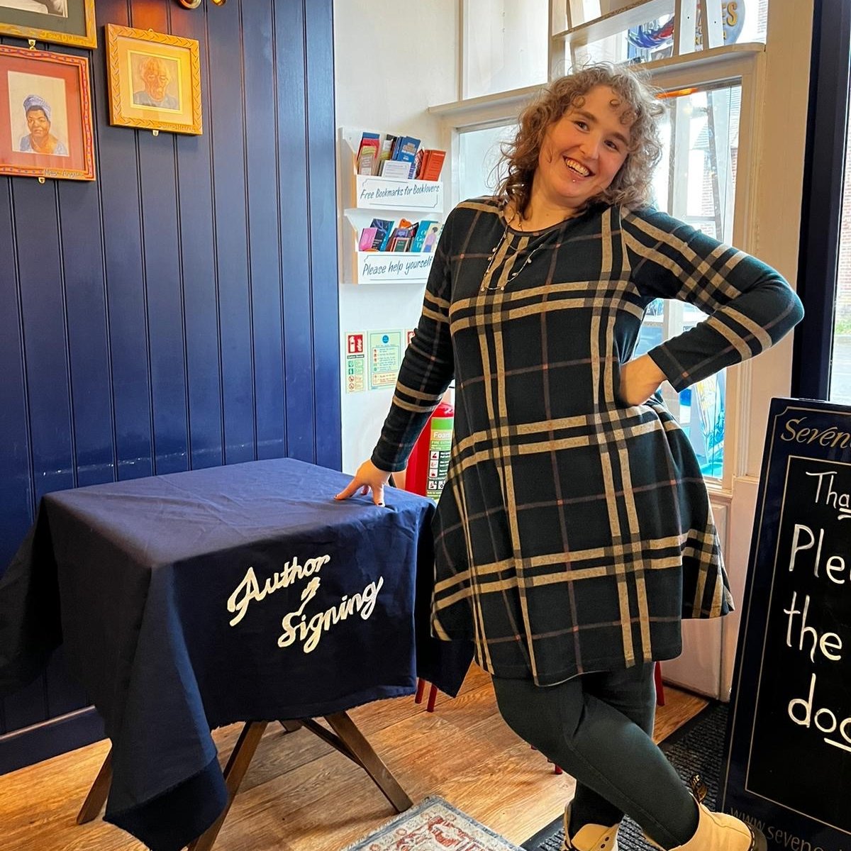 Grace has beautifully handsewn our very own author signing tablecloth to use at our events!

It's first outing will be tonight at our sold out event with Percival Everett - what a debut!!
#sevenoaks #independentbookshop #indiebookshop #bookshop #authorevent