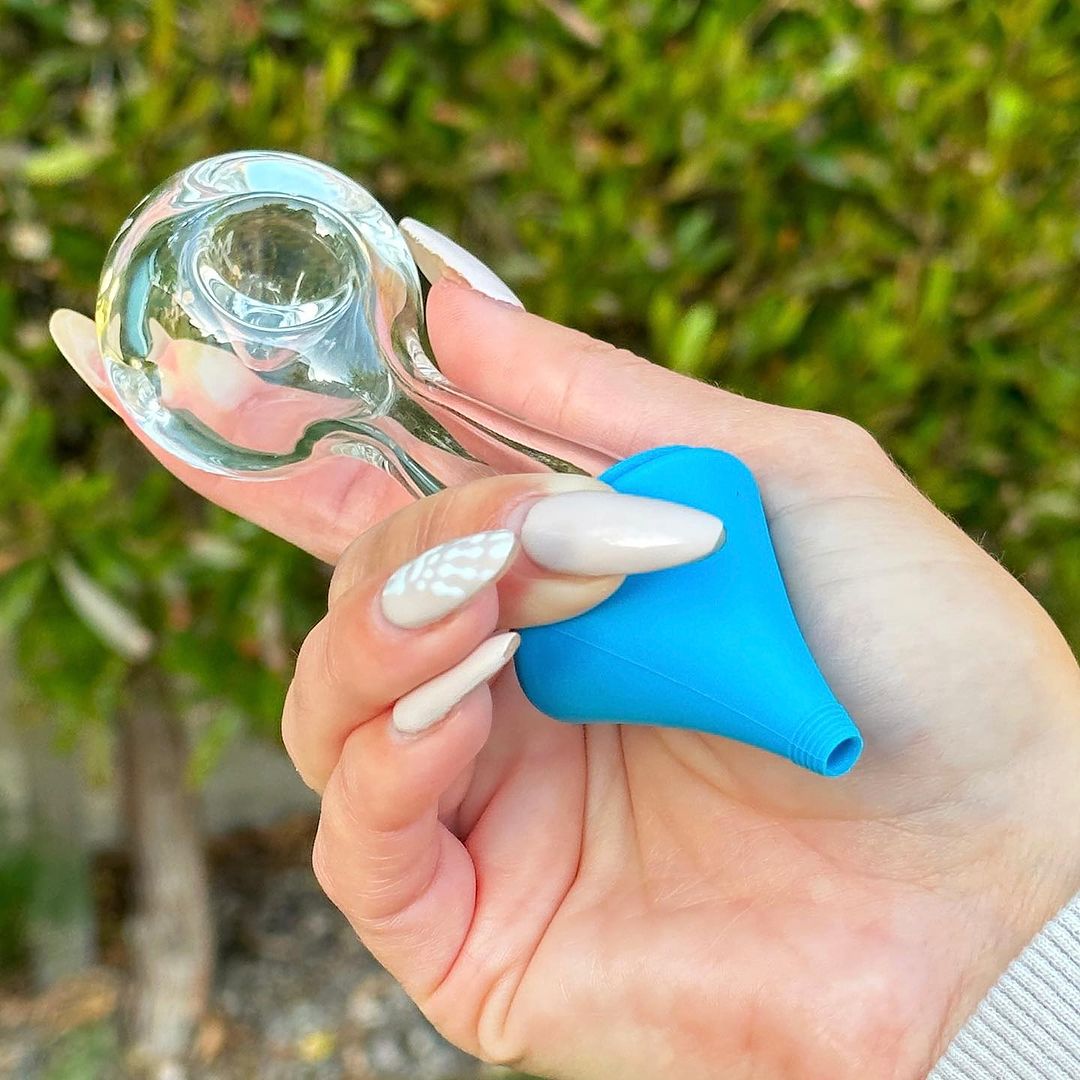 DYK the 🆕 MouthPeace Micro can be used on either side to ensure an airtight seal inside or around what ever it is you are sm0king?! mooselabs.us/products/mouth…