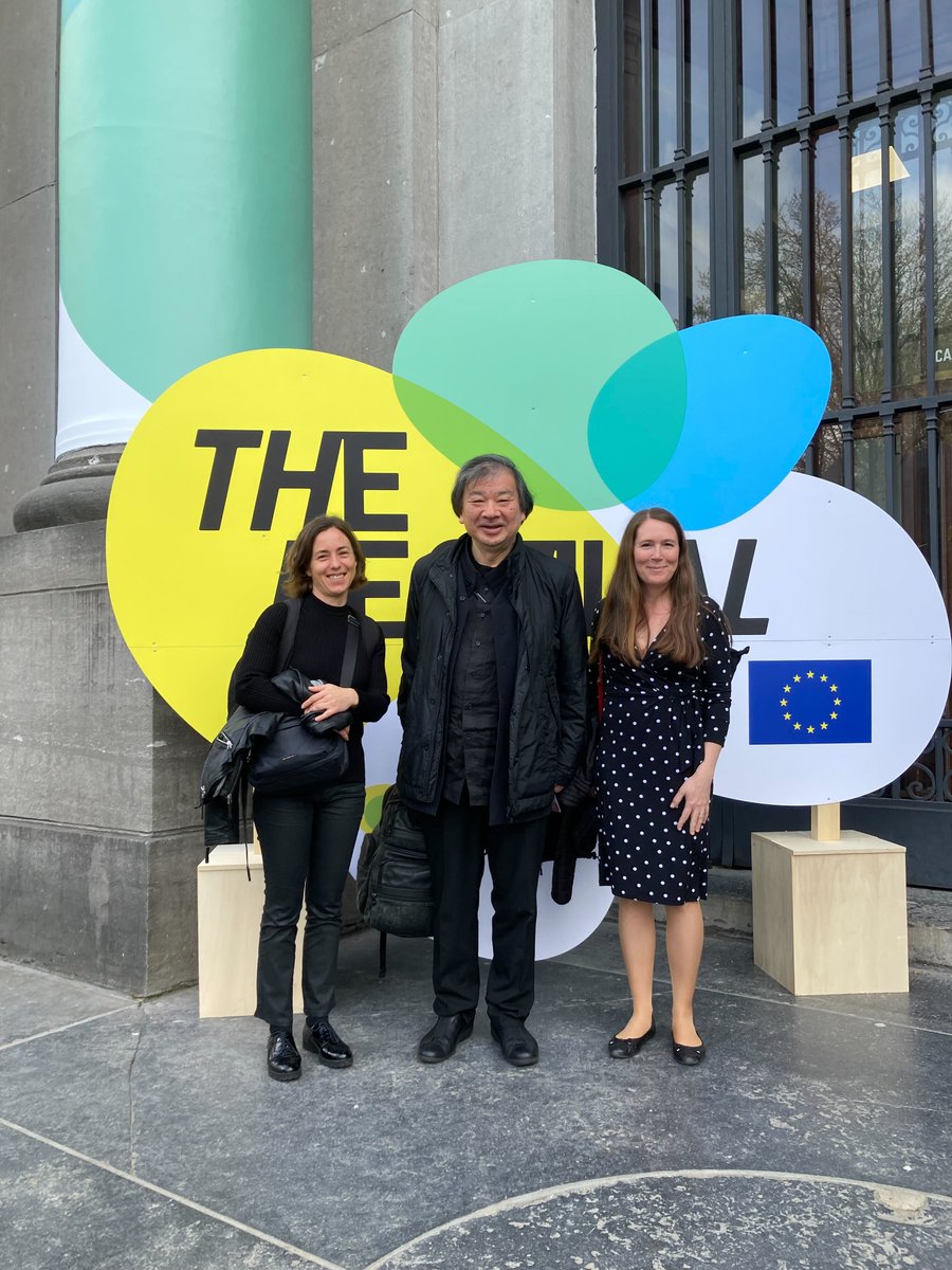 🏢 Dr. @AndrejaKutnar and Eva Prelovšek Niemelä met with Shigeru Ban at the Festival of the #NewEuropeanBauhaus. They discussed the use of CLT in public buildings like hospitals in Europe, requirements and regulations. #InnoRenew #architecture #wood #builtenvironment