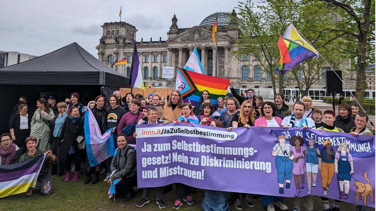 We are delighted to welcome the passage of the German Self-Determination Act, which replaces a 40-year-old law and brings Germany in line with human rights standards for legal gender recognition. Congratulations to the activists involved in the process! bundesverband-trans.de/sbgg-verabschi…