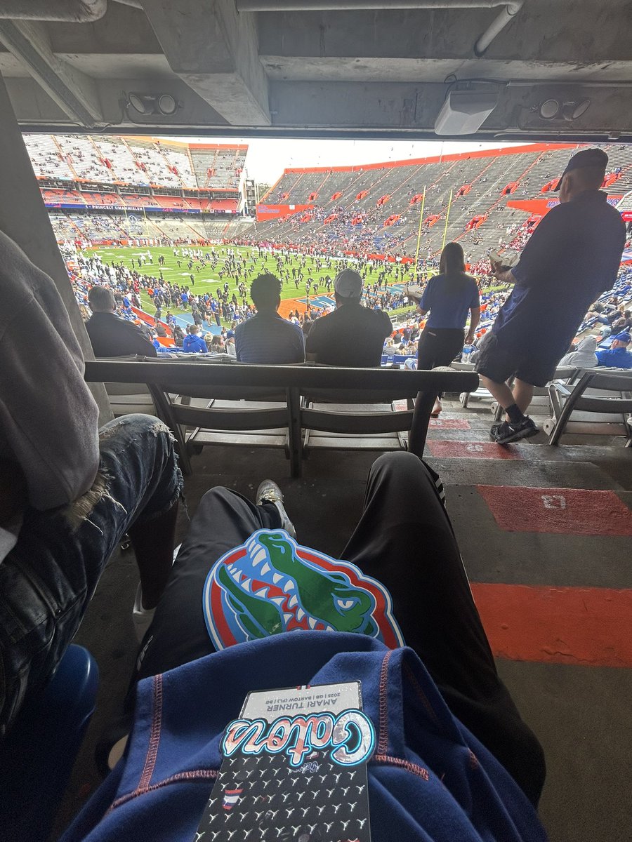 I will be in attendance at @GatorsFB @CoachRyanO @coach_bnapier @coach_thamas66 @H2_Recruiting @polk_way spring game tomorrow #GoGators💙💛