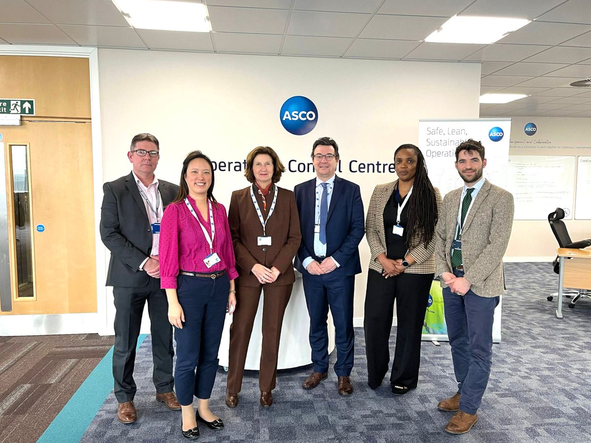 .@AmbDuchene visited the ASCO Group's headquarters in Aberdeen. It was an opportunity to discuss issues related to the new energy-transition markets in Scotland: offshore wind, hydrogen, and carbon capture & storage.