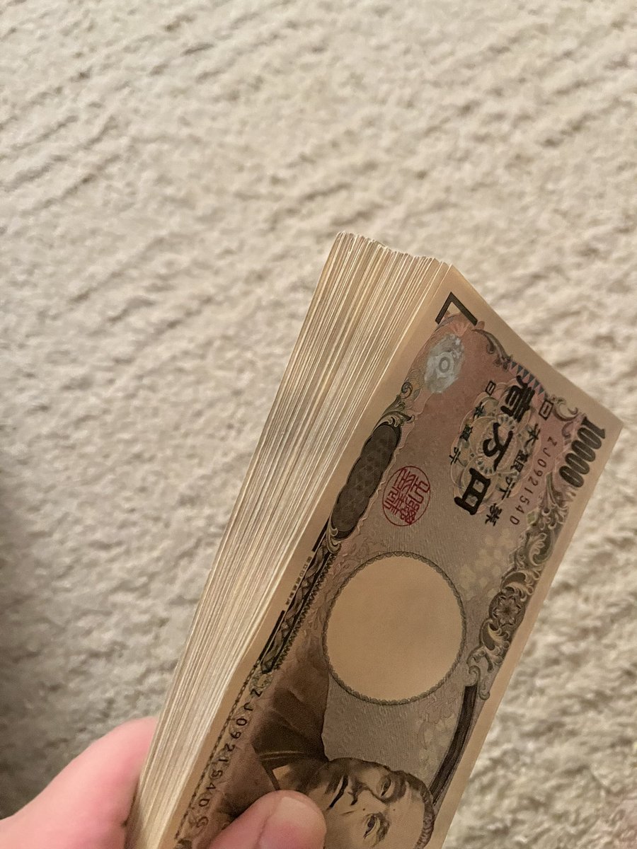 RoueieuoR's tweet photo. 100万円で自分の頬をぶっ叩く遊びしてた https://t.co/Cp8pIOroRk