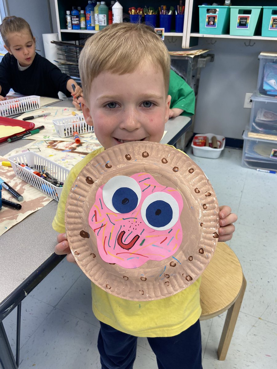 #PreK are Smart Cookies! These artists finished up their mixed media cookies this morning in Art Class and enjoyed a cookie party! 🍪 #arted #TheSmartCookie #creativekids #onlyatcba