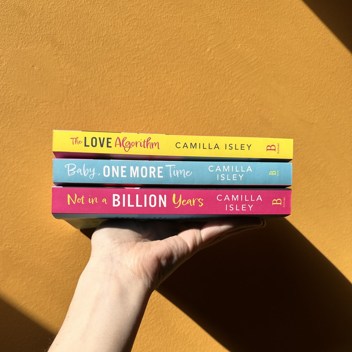 camillaisley's tweet photo. ๐๐๐ ๐ค๐๐ฃ๐๐๐ค ๐๐ค ๐๐ ๐จ ๐๐ ๐๐ก๐๐๐ฅ๐!
#billionaireromancebooks #thelovealgorithm #camillaisley #billionaireromance #romcombooks #onlyonebedtrope #billionaireromancereads #onlyonebed #billionaireromancenovel #romcombooksaremyweakness #notinabillionyears https://t.co/Byk4lMWrby