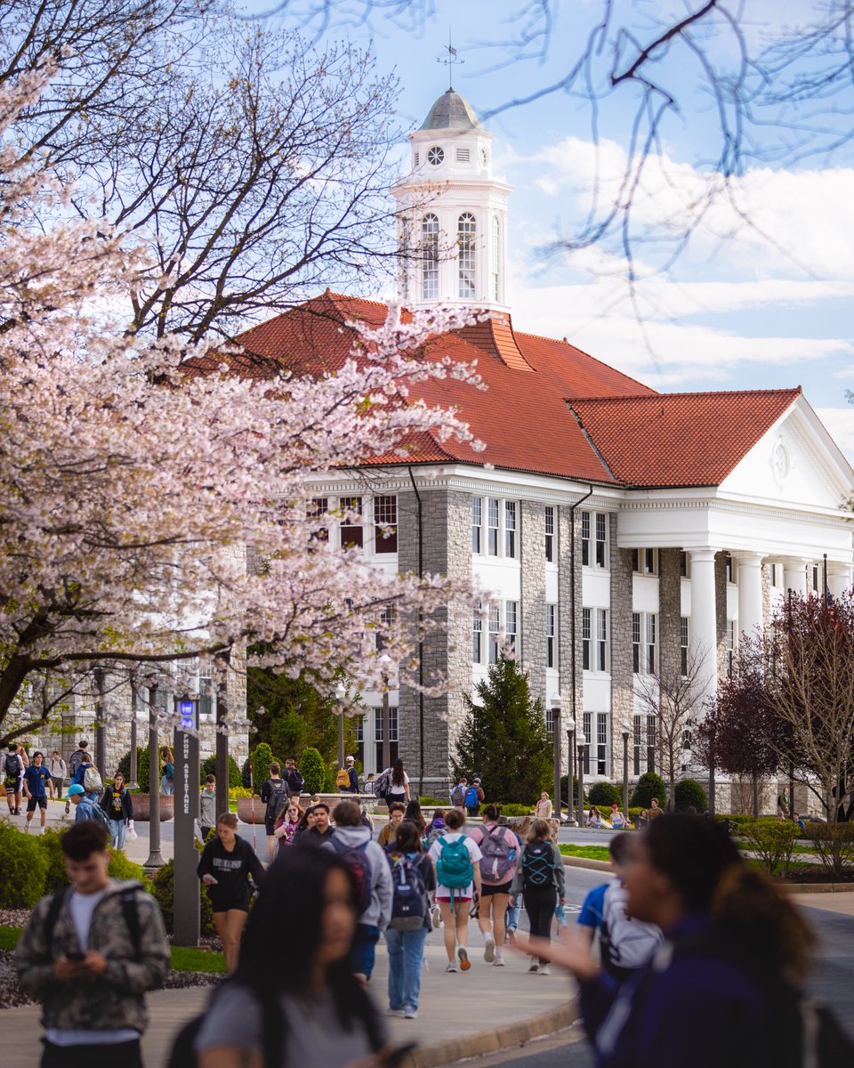 It’s the last CHOICES for #JMU28! We may be biased but we think they are going to love JMU. 💜💛