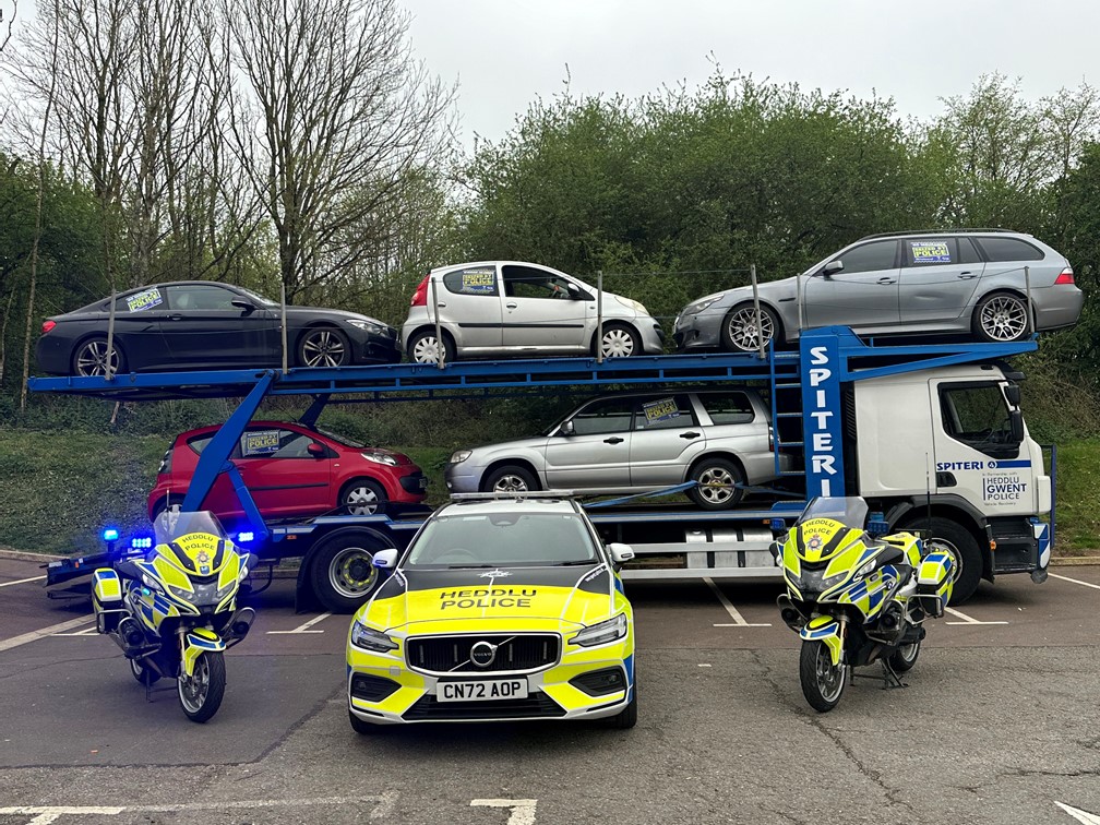 #OperationM4 | Yesterday, officers from our roads policing unit teamed up with the Motor Insurers Bureau (MIB) for a road operation, which saw uninsured vehicles seized along the 170 mile stretch of M4 carriageways. Read more here 🔗 orlo.uk/ufYsH