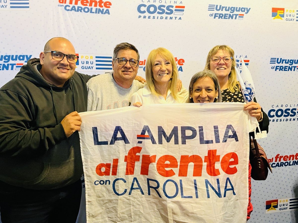 En Maldonado, rodeados de compañeros y compañeras comprometidos, trabajamos incansablemente cada día para forjar un futuro mejor. 💪✨#UruguayAlFrente #AlFrenteConCarolina