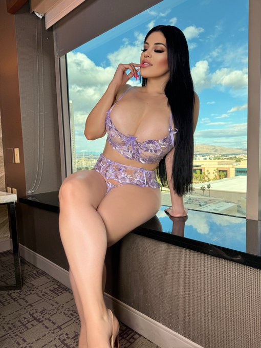 Subscribete ya! 💜 https://t.co/9ibJqRhbtx https://t.co/Wt7DYxiFoH