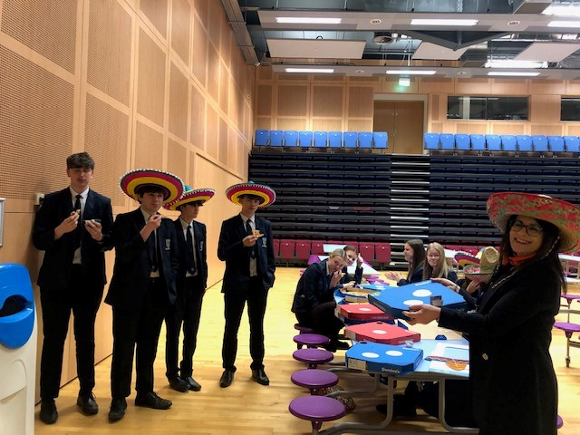 Spanish revision fiesta 🇪🇸🇲🇽 Senora Romero is so proud of the hard work and commitment our students have shown in this extra revision festival prior to their speaking exam. Great work! #MFLatCarleton #revisionheroes #loveMFL