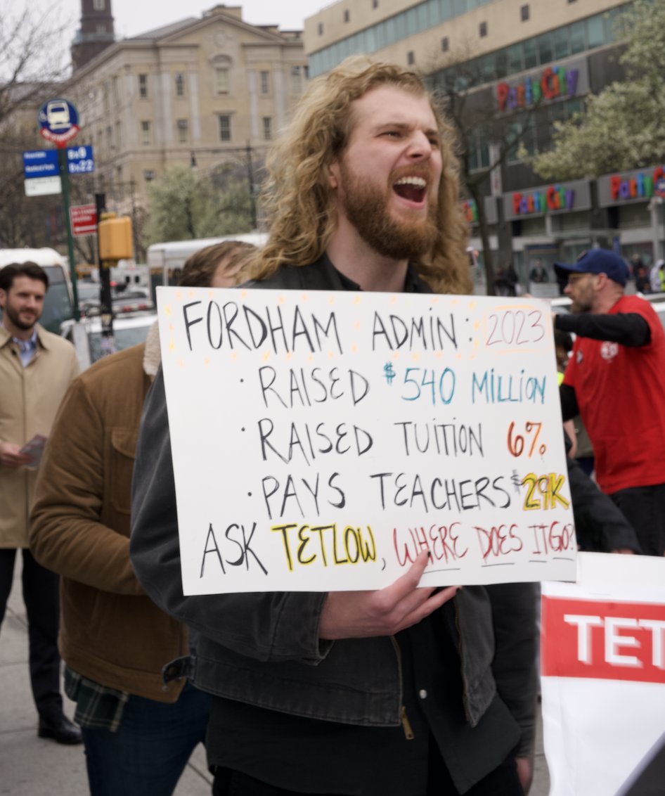 We bring the ponchos you bring the vibes to our ⚡️STRIKE PREP PICKETS⚡️

COME OUT AND JOIN US at the Manhattan and Bronx campuses today at 11:30