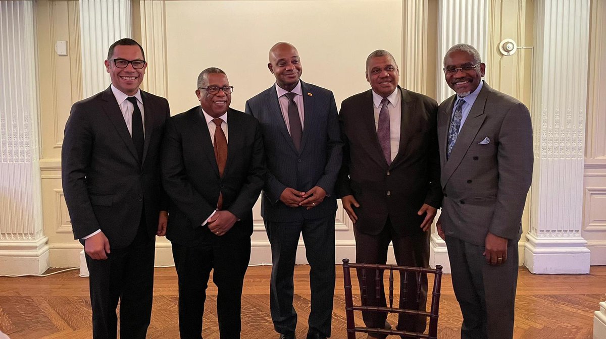 Last night, at the launch of our @OpenSociety-supported initiative to combat racial inequalities and promote inclusion within the U.S.-Colombia relationship, several key figures were present: Carl Meacham, Pres. of Global Americans; Brian Nichols, @WHAAsstSecty; @LuisGMurillo,