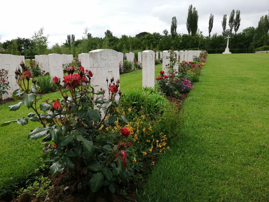 Visiting Tuscany this year? We are delighted to announce a new partnership with 'Arezzo in Tour', the tourism entity of the Municipality of #Arezzo in Italy, where our Arezzo War Cemetery is located. The Municipality are offering a special discount to visitors to the Arezzo…