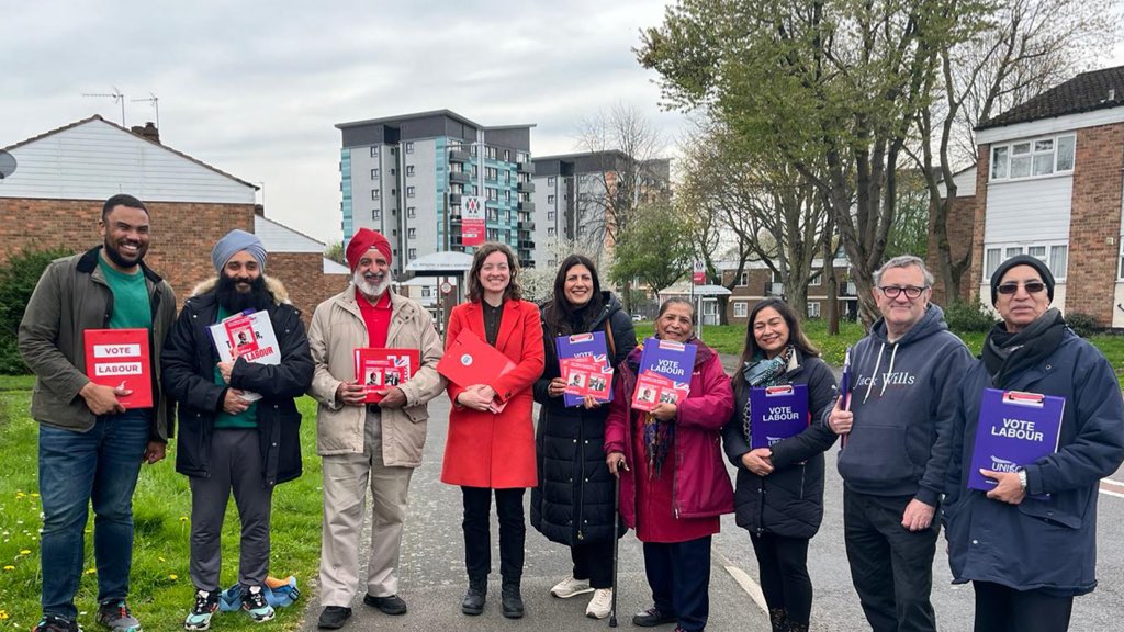 Great to have @PreetKGillMP out with us in Charlemont today campaigning for @RichParkerLab.