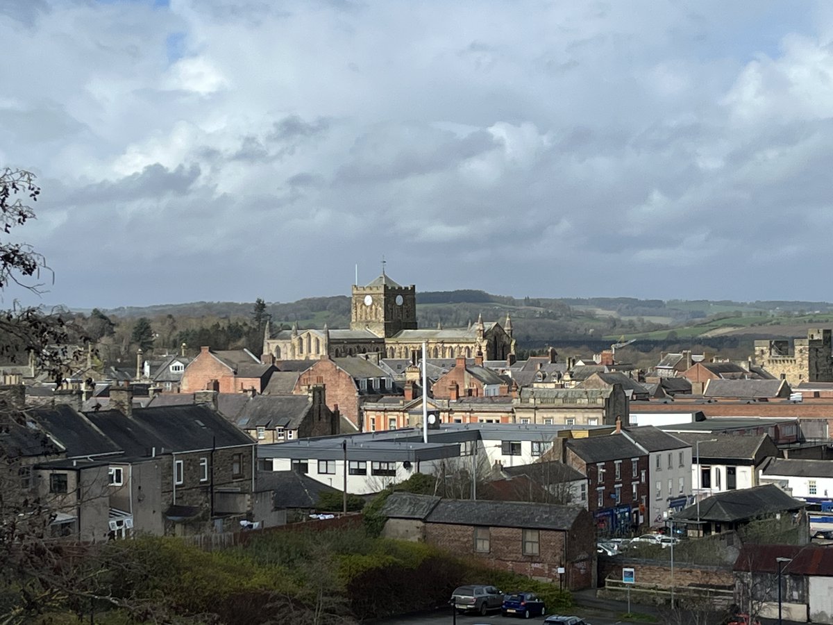 🏠New Property Listing 📍Long Close #Hexham Second Floor Apartment 🛏️3 Bedrooms 🛁Bathroom & Shower Room 🛋️Reception Room 🌳Parking Space & Communal Gardens 💷Asking Price £275,000 Superb Far-Reaching Views - Far Reaching Views - Beautifully Presented #proudguildmember