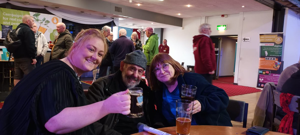 What a fabulous afternoon <a href="/OldhamBeerFest/">Oldham Beer Festival</a>  thank you <a href="/TheOttoDude/">Otto TheBier🍺Dude🍻🥨🍻</a>  and Margie for a lovely afternoon . It was great to see <a href="/jazzyjollyjaunt/">Just here for now</a> . Hutchy and a few others ❤️🍻❤️🍻