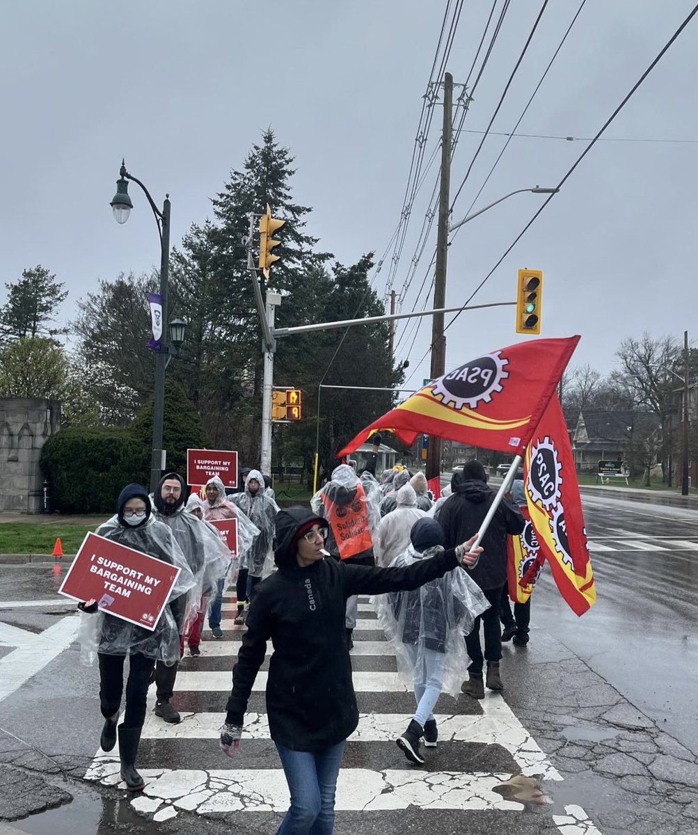 Solidarity with striking Western University Graduate TAs members of @PSACOntario Local 610 demanding respect and a fair deal. Join them at the picket line. 📍 1151 Richmond St, London ON #OnLab #OnPoli #EnoughIsEnough Photo credit: @PSACOntario