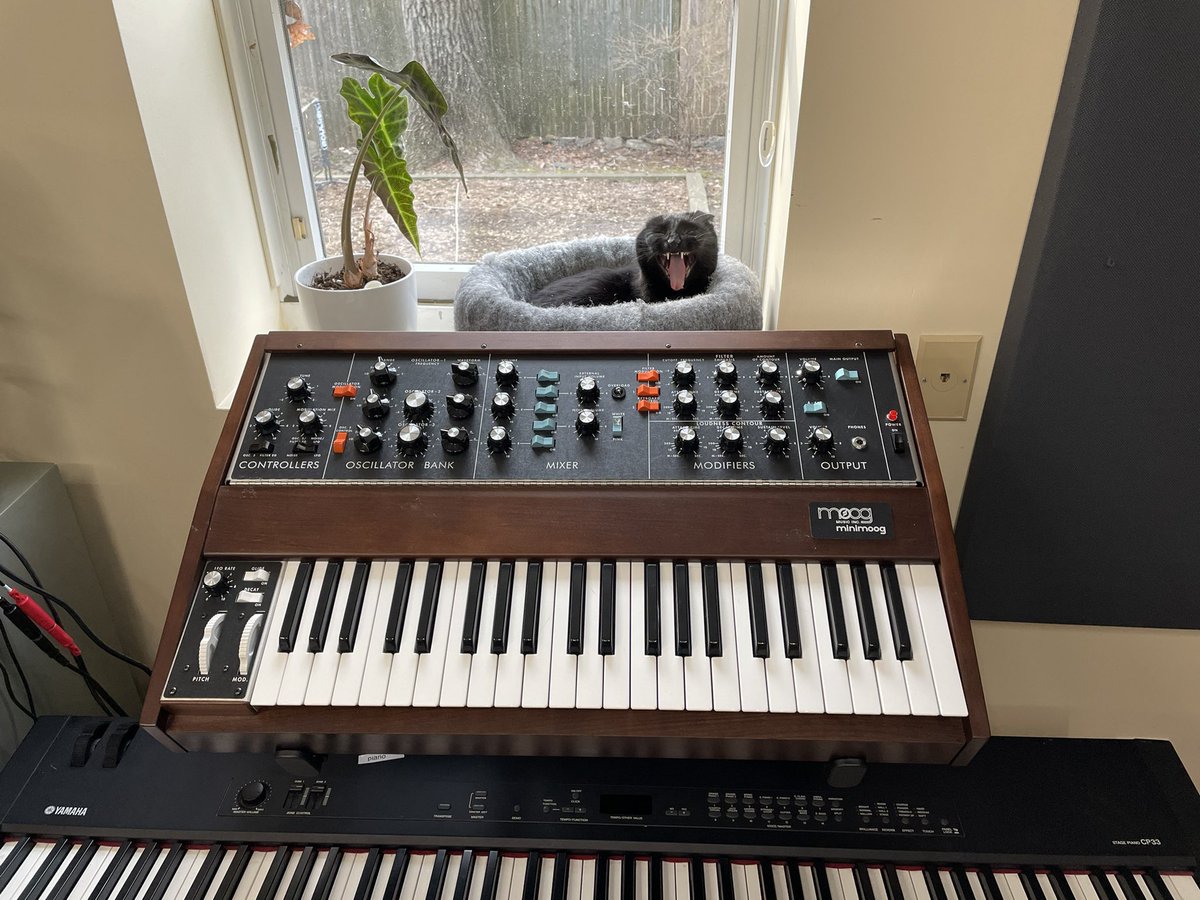 NeccoBus tweet media