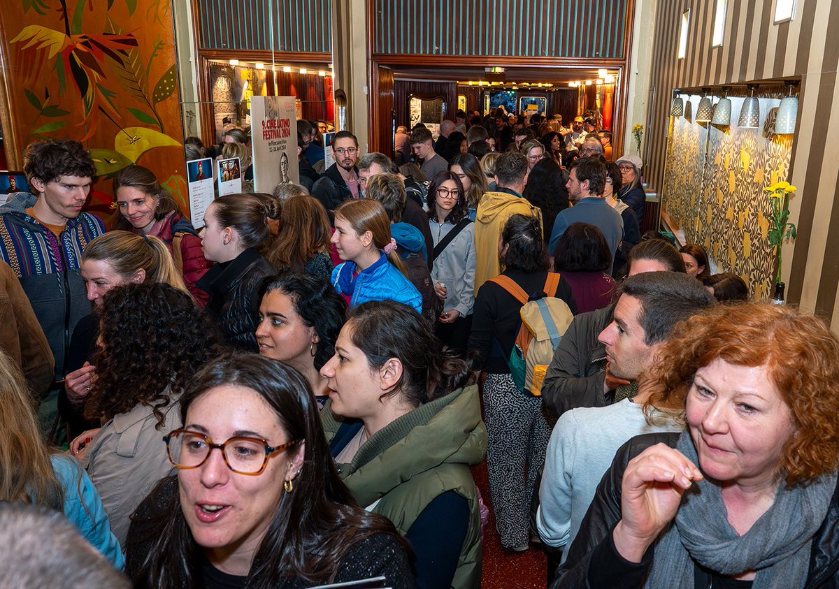 A sala completa se estrenó #lamemoriainfinita en Viena. Película inaugural del Cine Latino Festival 2024 en @Filmcasino. Actividad contó con el patrocinio de la Embajada de Chile en Austria y es parte de nuestro programa 2024 de diplomacia cultural.