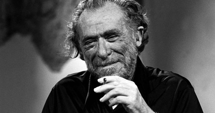 “Görünmezken sizi fark edenlere tutunun.” Bukowski