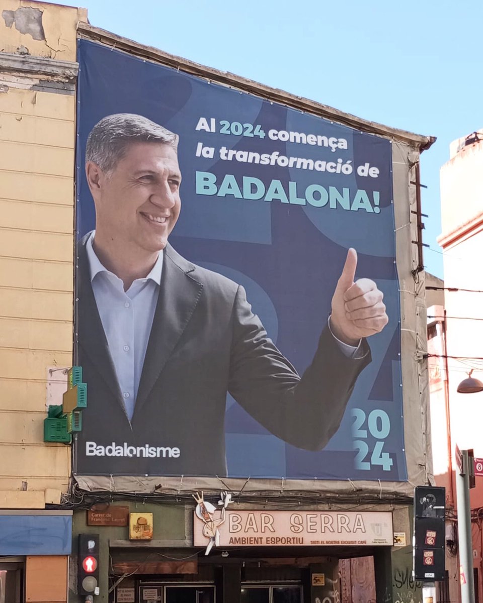 La obsesión de algunas no tiene límite. Comuns-Sumar me ha denunciado ante la Junta Electoral por tener colgada, junto al Ayuntamiento, una banderola en una fachada de un edificio, que habla de la proyección de #Badalona. Evidentemente, la Junta las ha revolcado. Harían bien en…