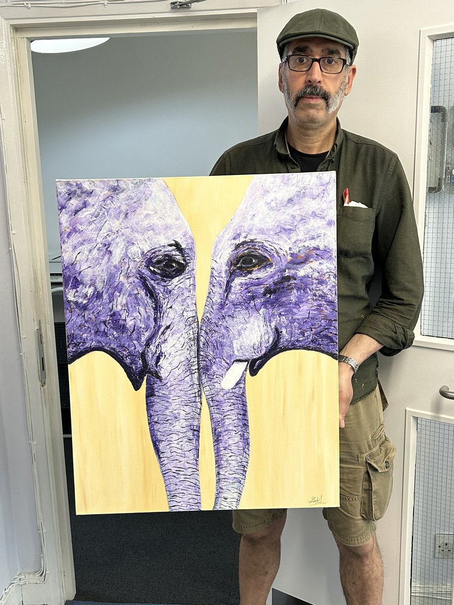 Lui has fished this stunning painting of Elephants. Do you like it as much as we do?