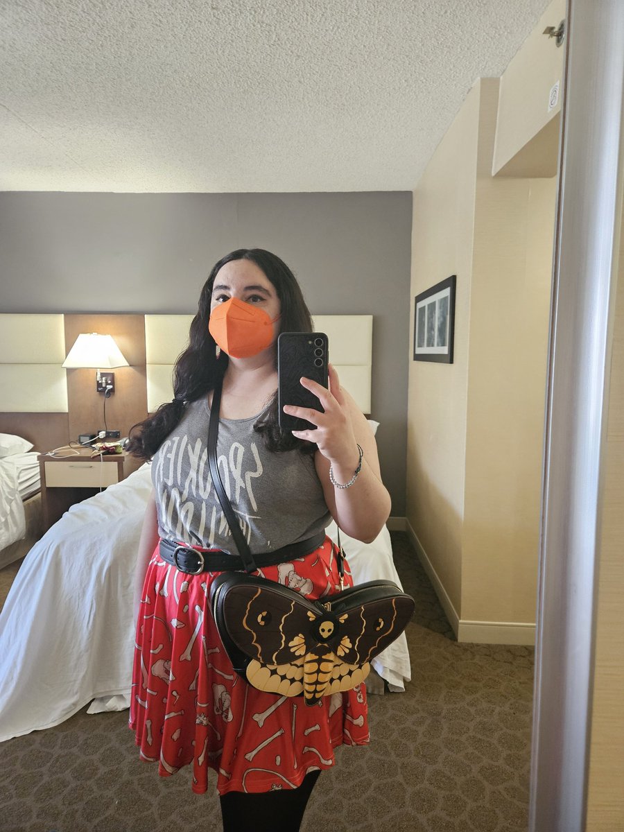 Day 1 of Authorcon. I call this look, 'KILL! KILL! KILL!' Dead Head Moth purse @carmiico Skirt (retired, I believe, but she has so many other great designs) @mayakern Tank top @brimorganbooks sadly not at the con but you're here in spirit!!